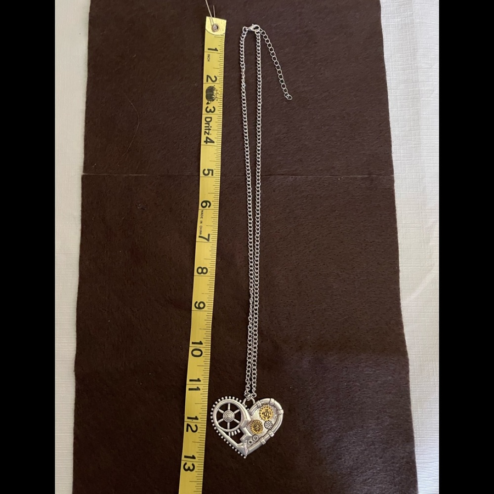 Steampunk heart necklace. NWT - Picture 3 of 3